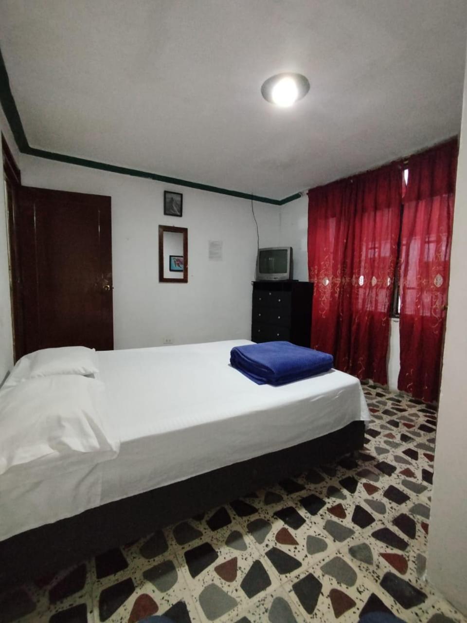 Hostal La 18 Перейра Экстерьер фото